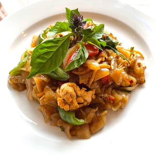 L - Drunken Noodle